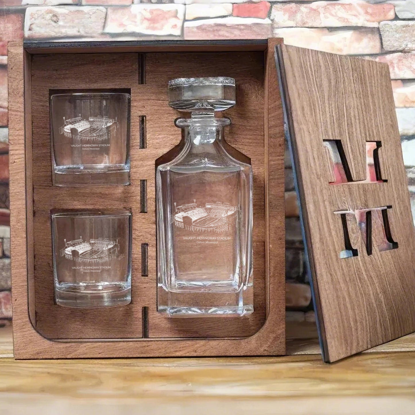 Vaught–Hemingway Stadium - Ole Miss Rebels Whiskey Set