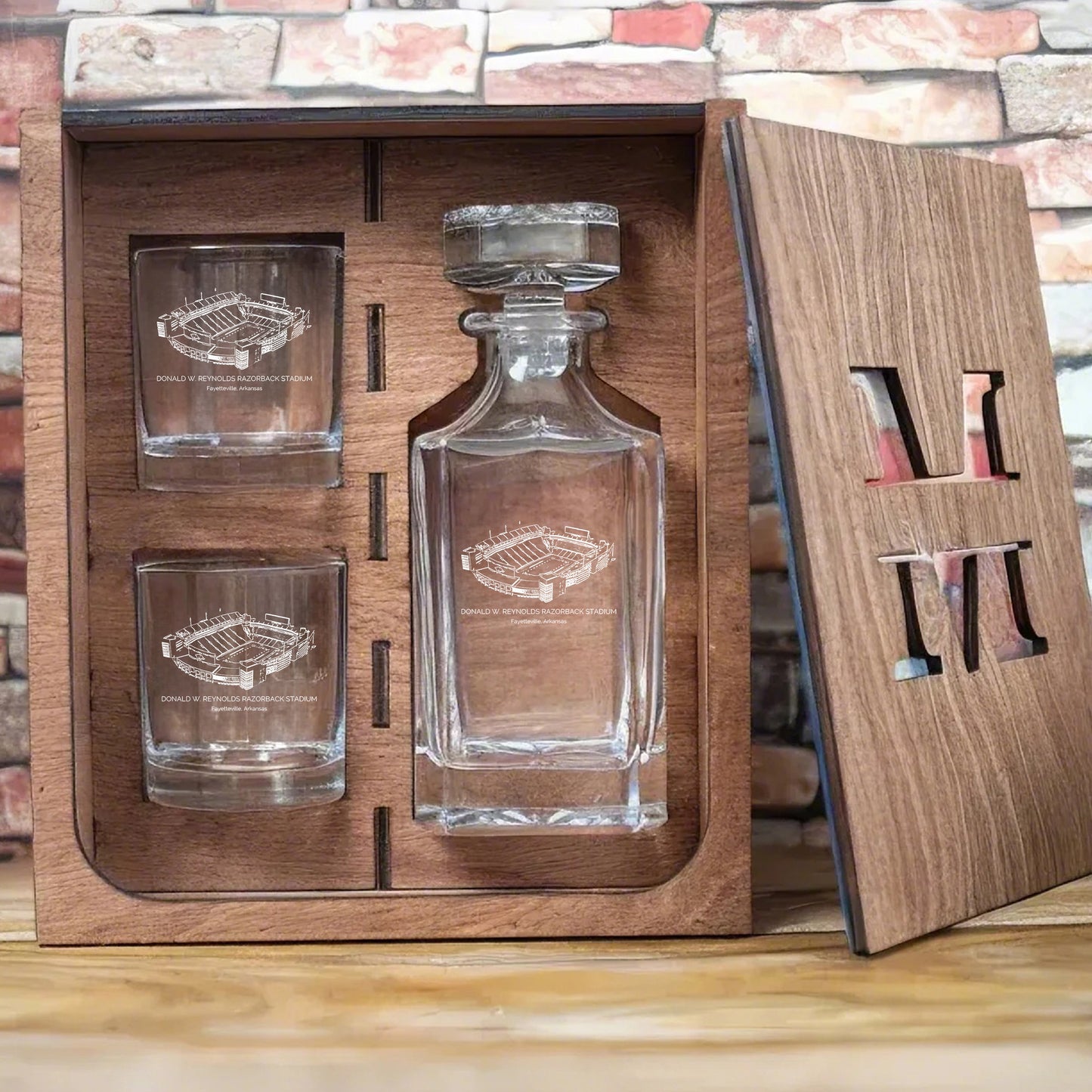 Donald W. Reynolds Razorback Stadium - Arkansas Razorbacks Whiskey Set